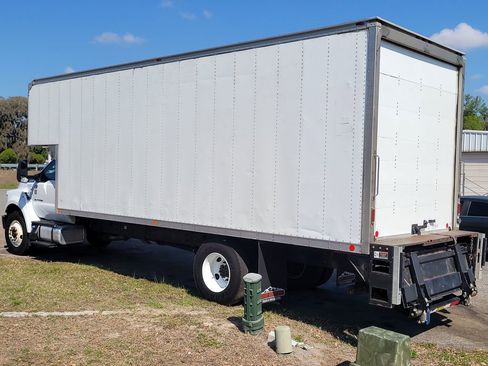 Used 2022 Ford F650 2WD Regular Cab Super Duty image 4