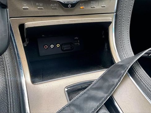 Used 2013 Lincoln MKX AWD image 22