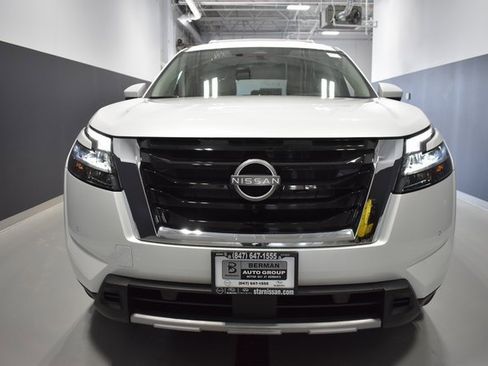 New 2025 Nissan Pathfinder SL image 6