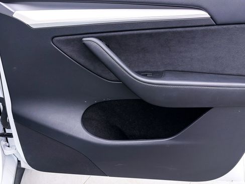 Used 2023 Tesla Model Y Performance image 32