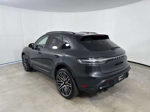 Certified 2026 Porsche Macan AWD/4WD image 3