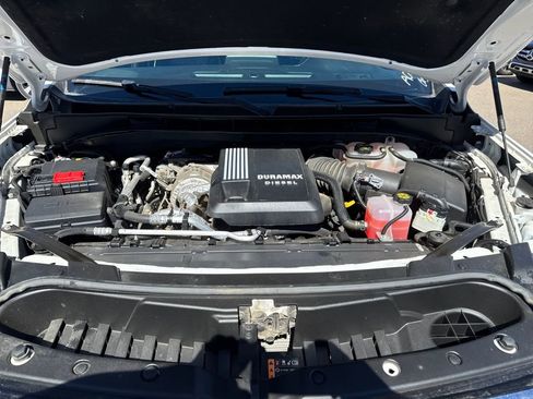 Used 2023 GMC Yukon SLT w/ SLT Premium Package image 15