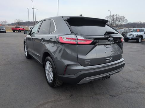 Used 2024 Ford Edge SEL w/ Convenience Package image 3