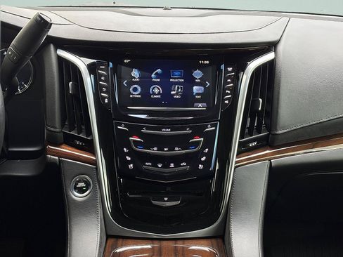 Used 2020 Cadillac Escalade Luxury AWD/4WD image 23