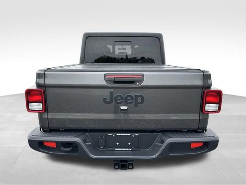 Used 2022 Jeep Gladiator Sport AWD/4WD image 16
