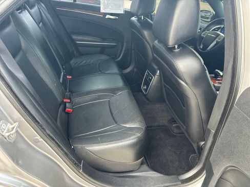 Used 2014 Chrysler 300 RWD image 20