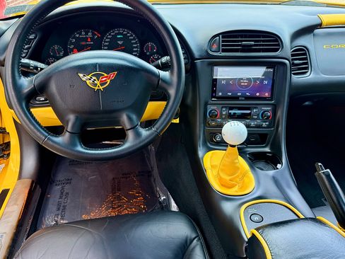 Used 2004 Chevrolet Corvette Z06 w/ Memory Package RWD image 20