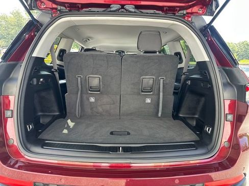 Used 2023 Jeep Grand Cherokee L Laredo image 13