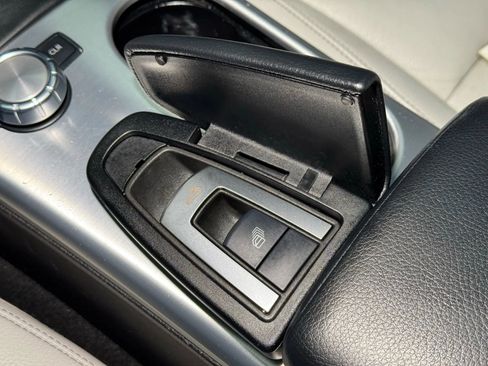 Used 2012 Mercedes-Benz SLK 350 image 34