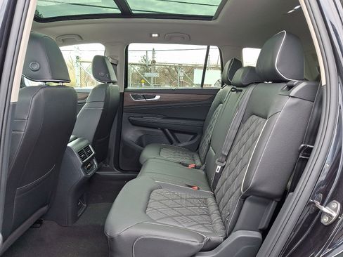 New 2026 Volkswagen Atlas SEL Premium R-Line AWD/4WD image 6