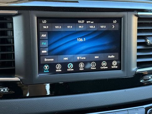 Used 2020 Chrysler Pacifica Touring image 26