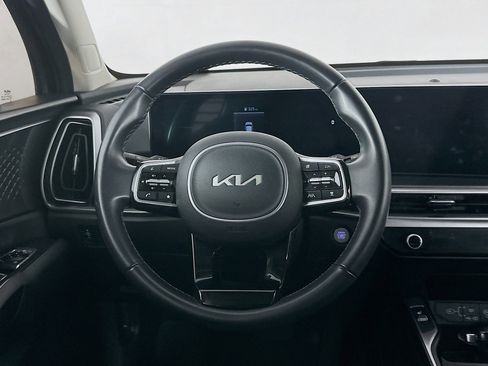 Used 2024 Kia Sorento S image 18