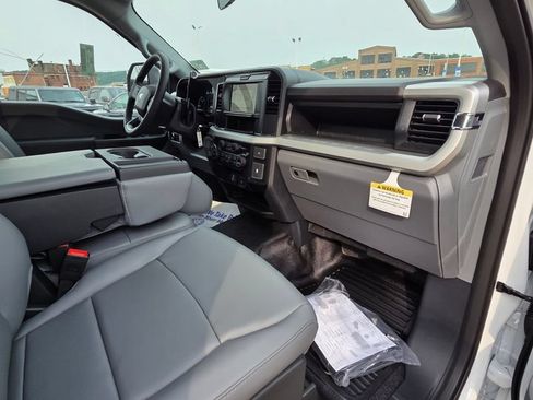 New 2026 Ford F550 4x4 Regular Cab Super Duty w/ XL Chrome Package image 12