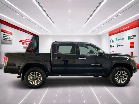 Used 2016 Toyota Tacoma Limited w/ Towing Package image 9