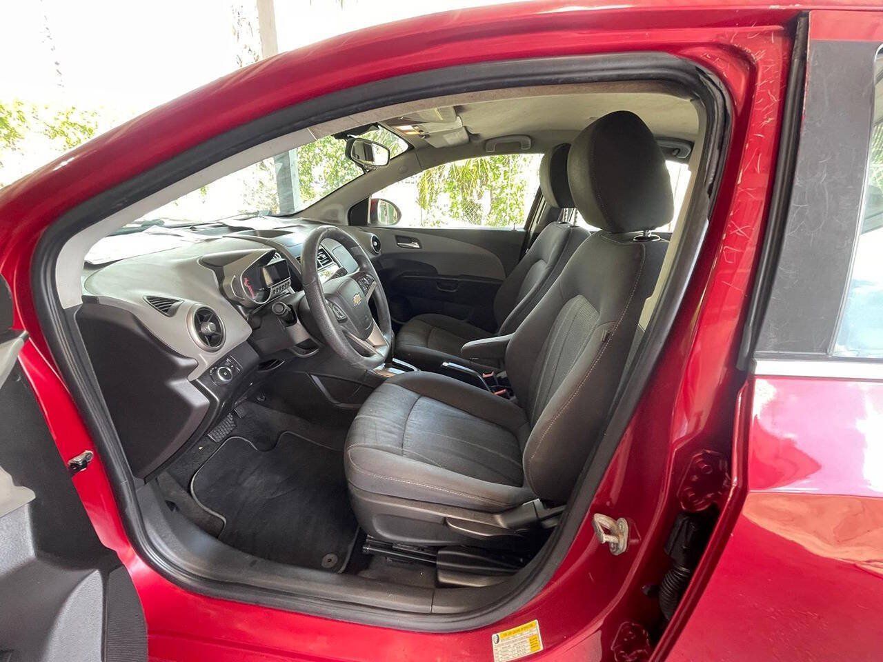 Used 2016 Chevrolet Sonic LT w/ Wheels and Fog Lamp Package FWD image 9