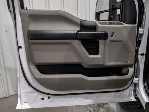 Used 2021 Ford F250 XL w/ Power Equipment Group image 37