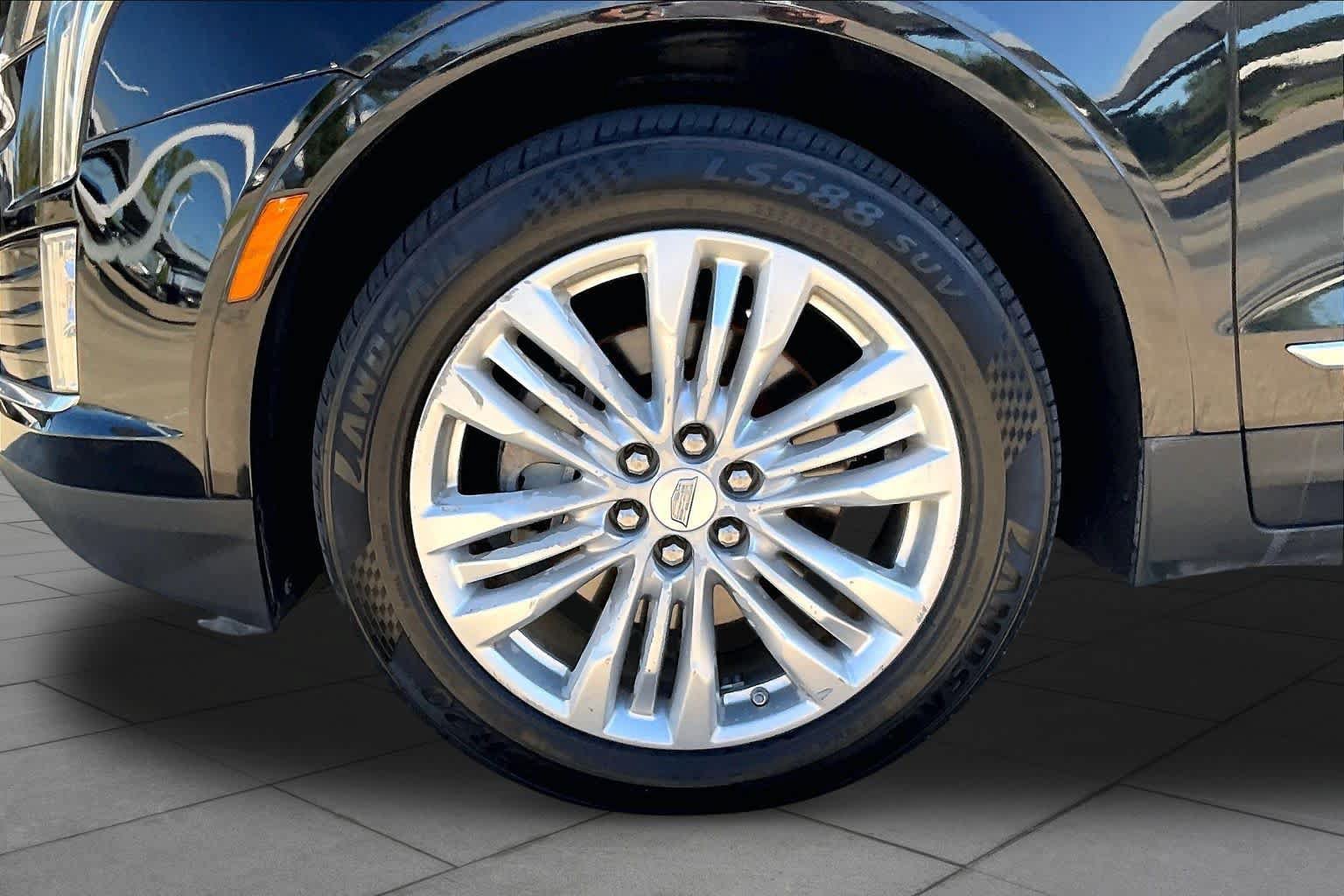 Used 2019 Cadillac XT5 Premium Luxury AWD/4WD image 11