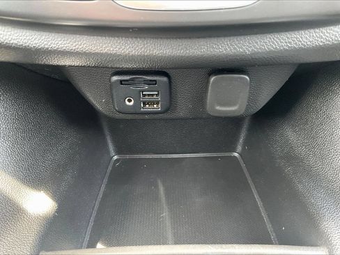 Used 2020 Chevrolet Traverse LT w/ LT Premium Package AWD/4WD image 15