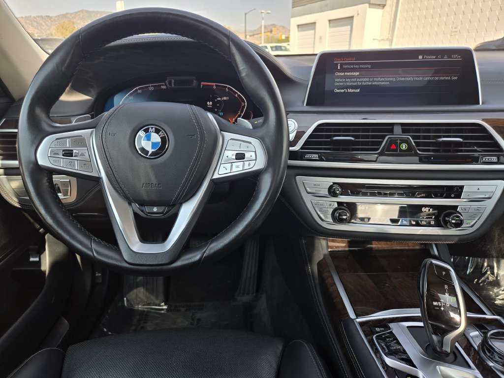 Used 2020 BMW 750i xDrive w/ Executive Package AWD/4WD image 27