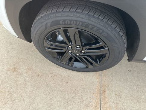 New 2026 Chevrolet Trax ACTIV FWD image 32