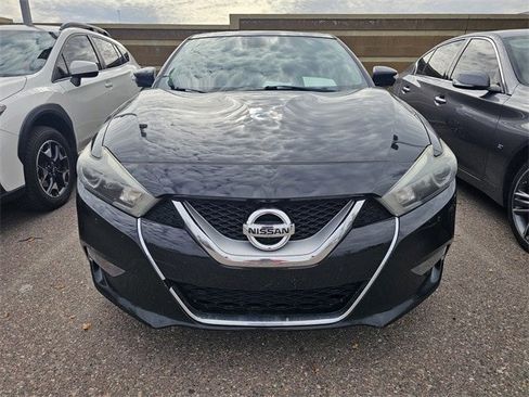 Used 2017 Nissan Maxima Platinum image 2