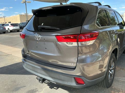 Used 2018 Toyota Highlander Plus FWD image 24