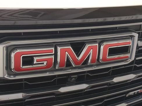 Used 2025 GMC Yukon AT4 w/ AT4 Premium Package AWD/4WD image 15