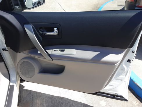 Used 2012 Nissan Rogue S image 16