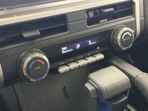 Certified 2024 Toyota Tacoma SR5 AWD/4WD image 23