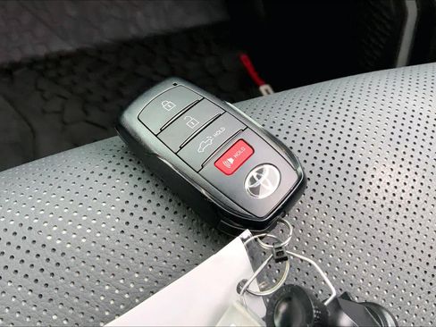 Used 2025 Toyota Tacoma TRD Pro AWD/4WD image 15