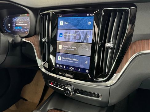 New 2024 Volvo S60 B5 Plus w/ Climate Package image 9