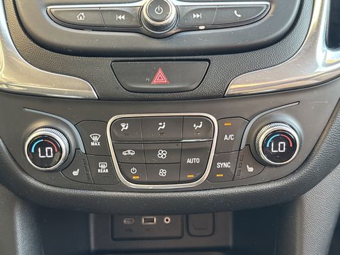 Used 2020 Chevrolet Equinox LT AWD/4WD image 15
