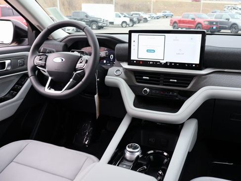 New 2026 Ford Explorer Platinum w/ LUX Leather Package image 15