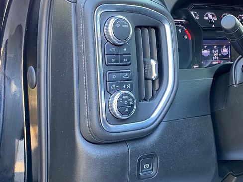 Used 2022 GMC Sierra 2500 SLT w/ SLT Premium Package AWD/4WD image 12