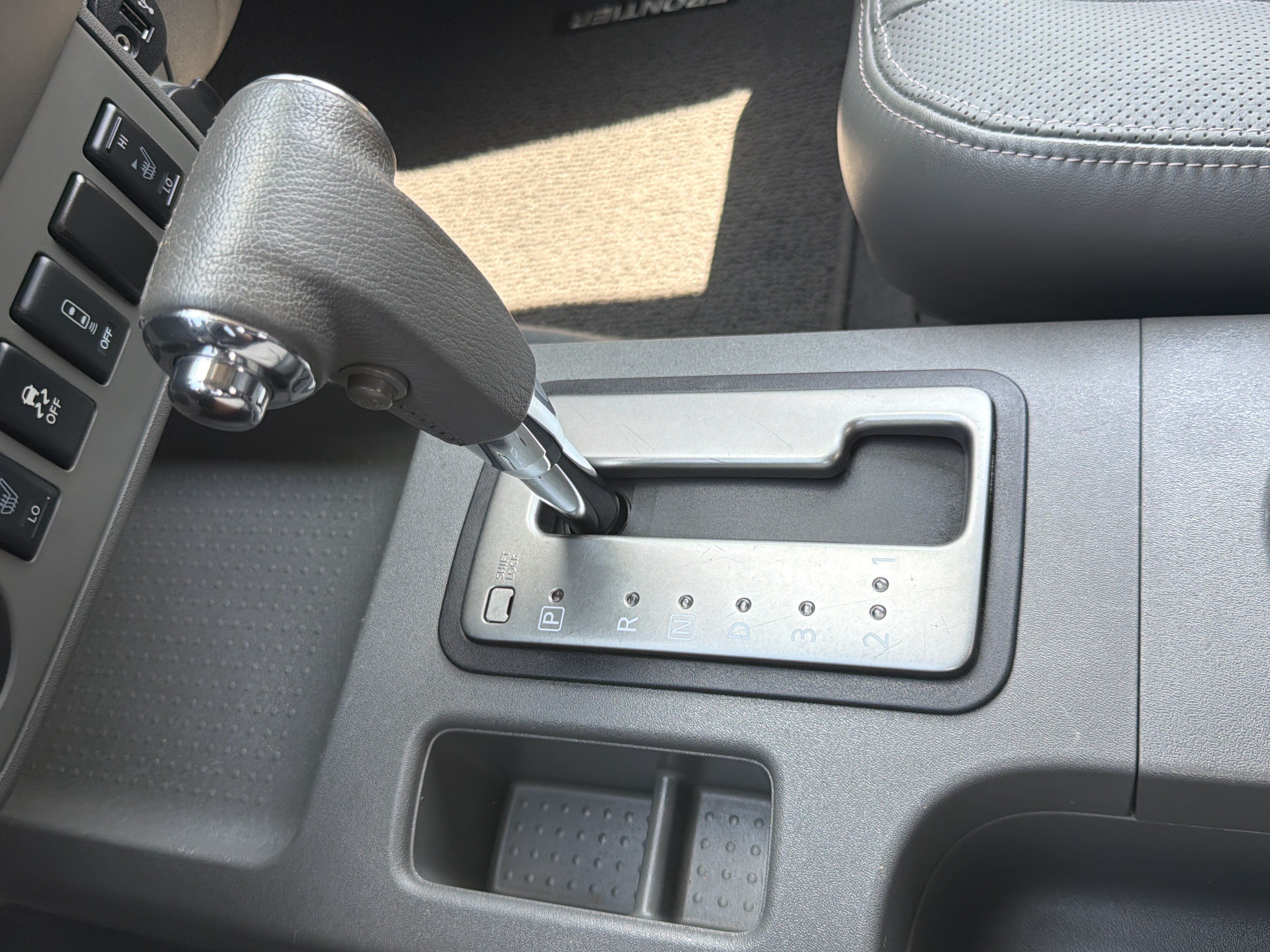 Used 2019 Nissan Frontier SL RWD image 8