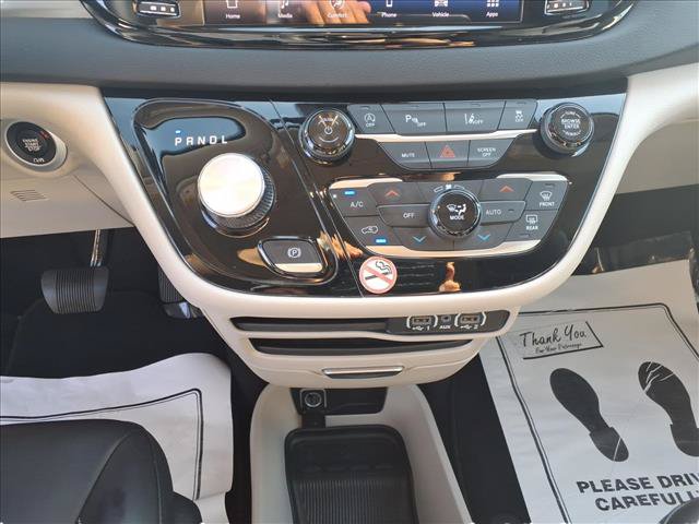 Used 2024 Chrysler Pacifica Touring-L FWD image 28