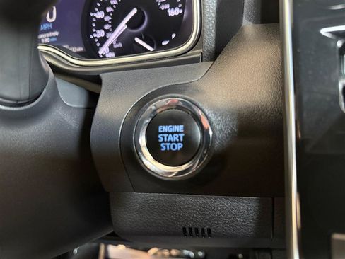 Used 2019 Toyota Avalon XLE w/ Moonroof Package FWD image 24