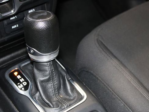 Used 2023 Jeep Wrangler Unlimited Sport AWD/4WD image 28