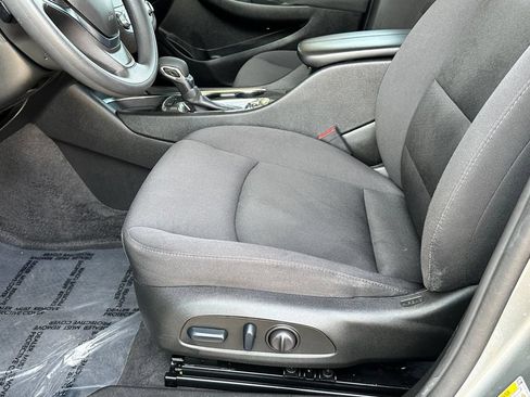 Used 2024 Chevrolet Malibu LT FWD image 20