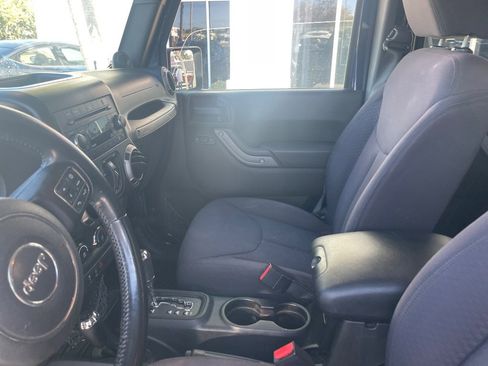 Used 2013 Jeep Wrangler Unlimited Sport image 6