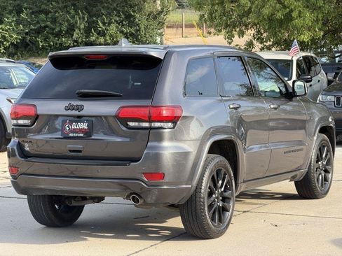 Used 2018 Jeep Grand Cherokee Altitude AWD/4WD image 6