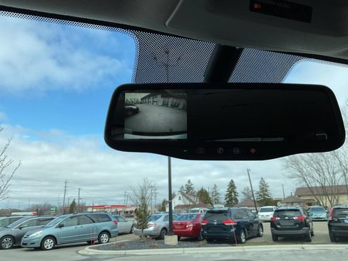 Used 2011 GMC Yukon XL SLT image 25