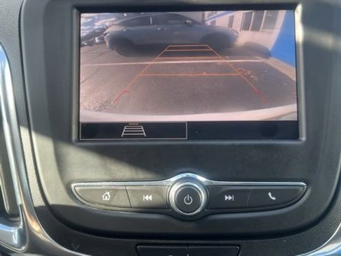 Used 2022 Chevrolet Equinox LS w/ LS Convenience Package image 34