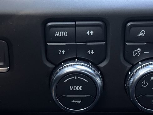 Used 2024 GMC Sierra 3500 AT4 w/ Technology Package image 25