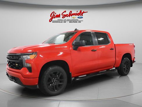 Used 2024 Chevrolet Silverado 1500 Custom image 2