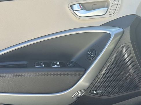 Used 2017 Hyundai Santa Fe Limited AWD/4WD image 18