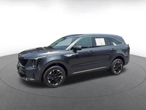 Used 2024 Kia Sorento S AWD/4WD image 9