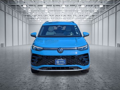 Certified 2025 Volkswagen Tiguan SEL R-Line AWD/4WD image 8