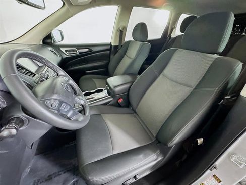 Used 2020 Nissan Pathfinder SV image 12