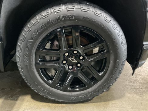 Used 2021 Chevrolet Silverado 1500 Custom w/ Rally Edition AWD/4WD image 11